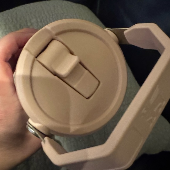 Stanley Magenta The IceFlow™ Flip Straw Tumbler - Picture 3 of 3